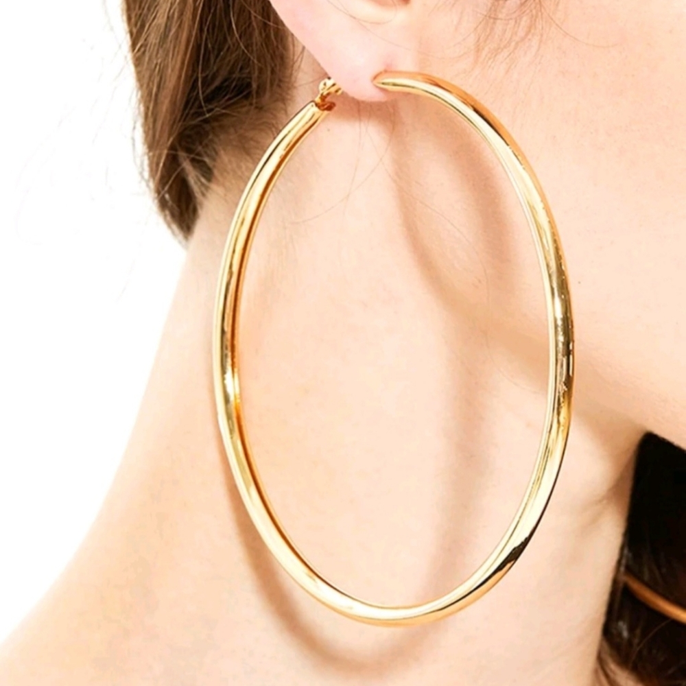 Gold hoop earring
